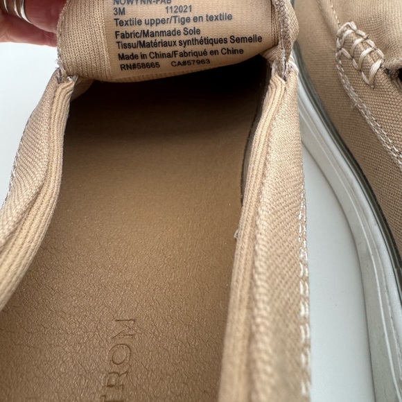 Nordstrom Boys Canvas Slip On Boat Shoe EUC Size 3 - Picture 2 of 6